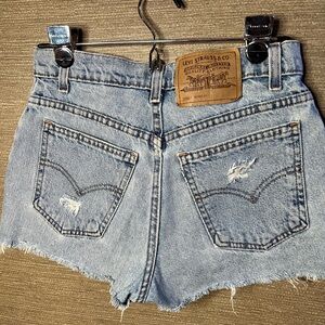 Vintage Levis Shorts Womens 5 Jr Blue Denim 950 Relaxed Fit Light Wash  90s